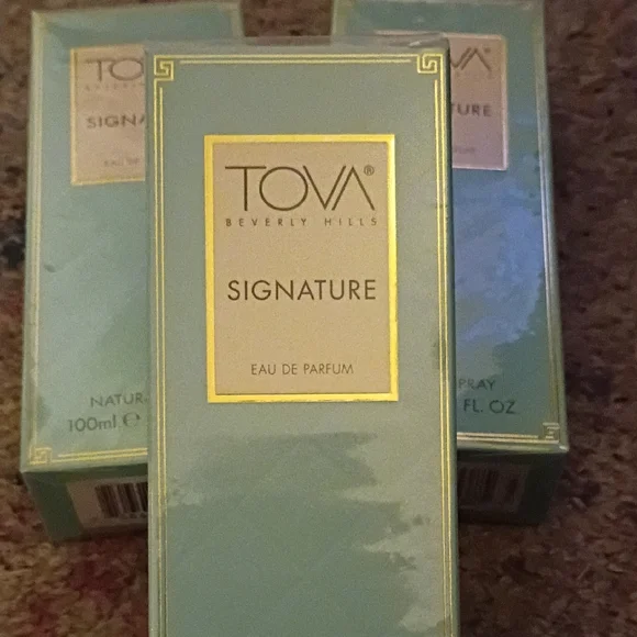 Signature Eau de Parfum - Elegant Green Fragrance - Picture 2 of 6